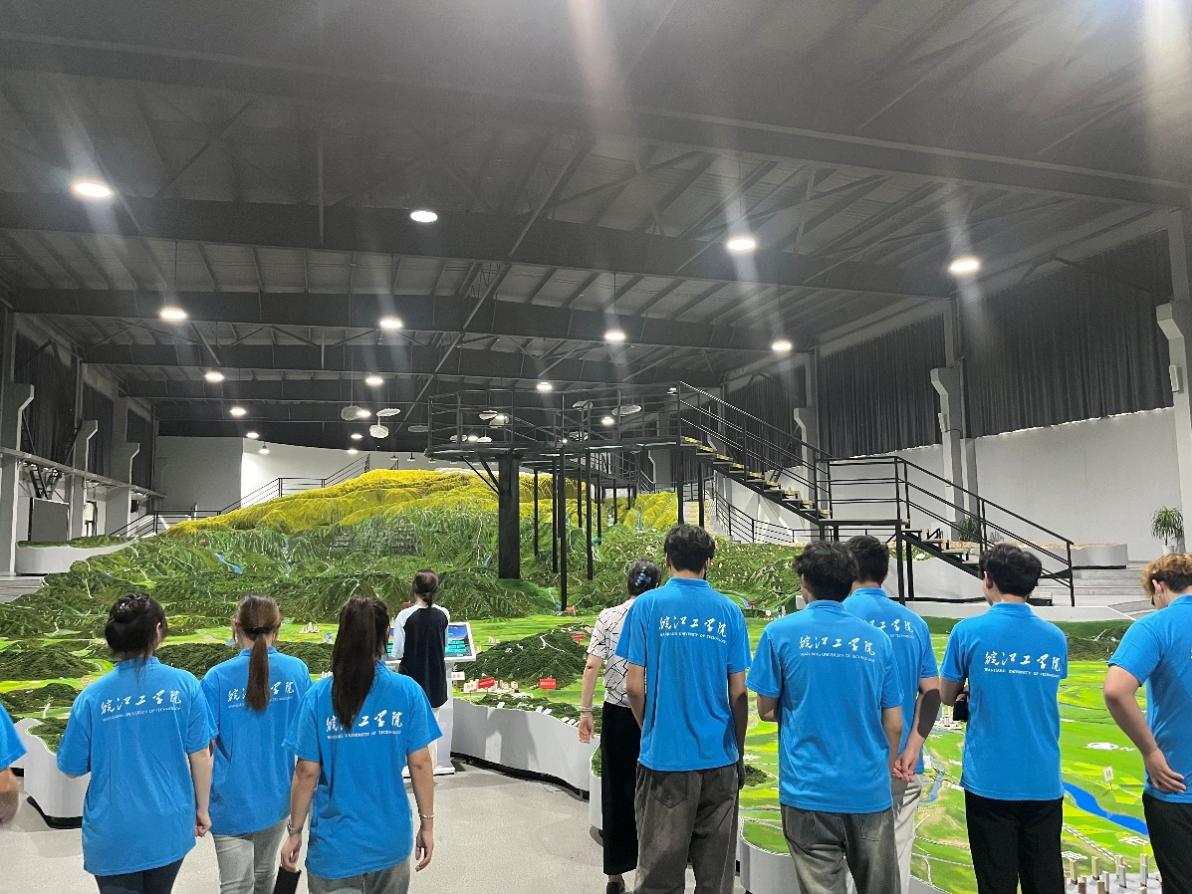 寻根水脉，铸魂国脉！皖江工学院学子三下乡探访水情基地，激荡青春爱国潮